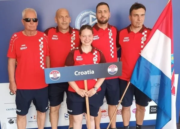 Ana Juginović i Mateo Jurčević s medaljama nakon natjecanja
