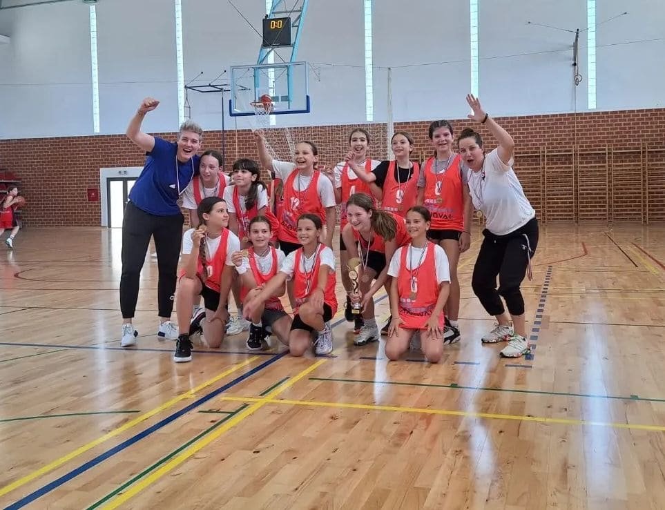 Ekipa ŽKK Zadar s medaljama na turniru