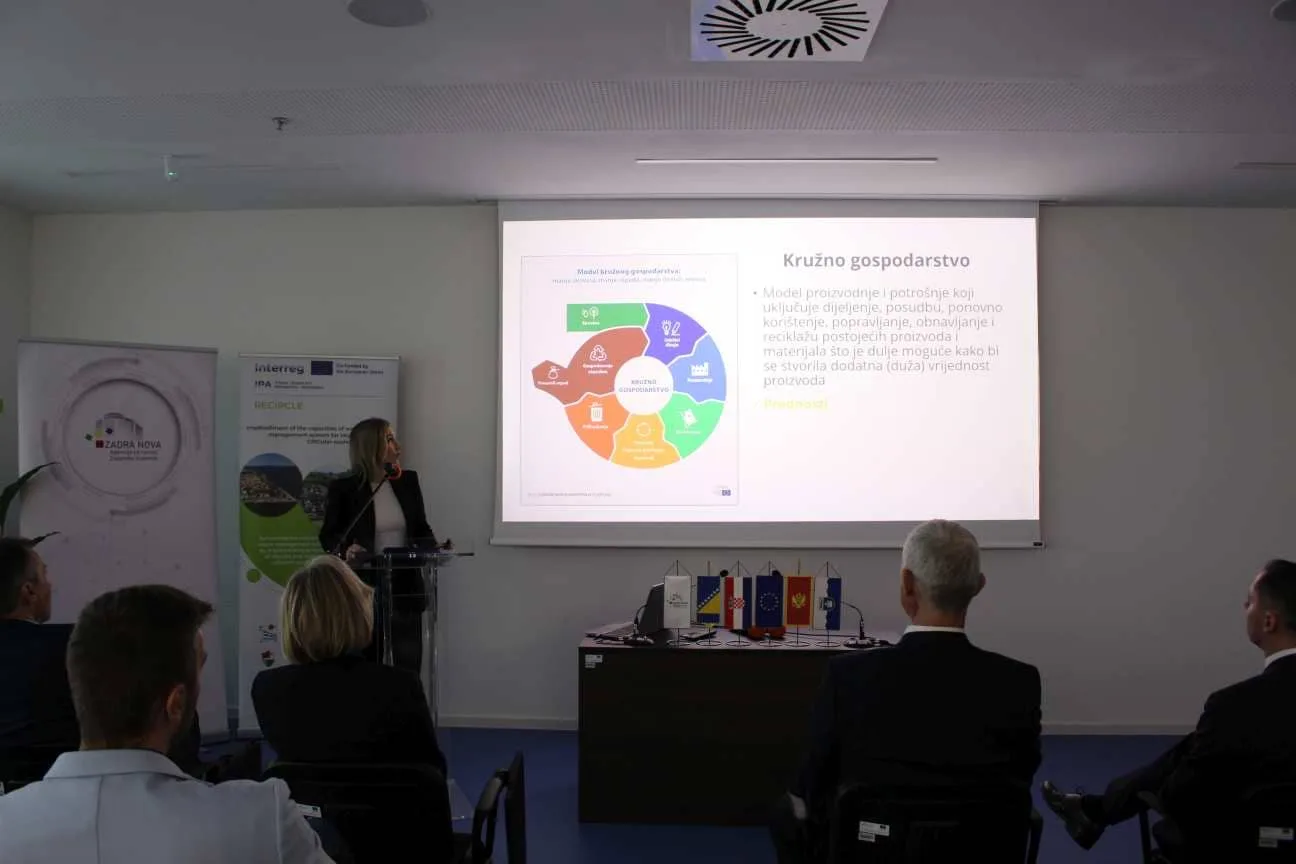 Postavljanje Novih Spremnika Za Otpad U Zadru (1)