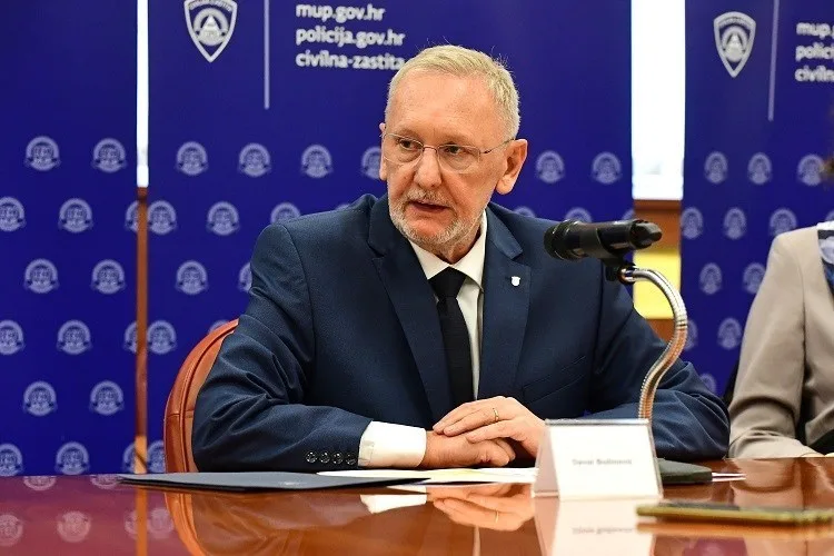 zakon-o-strancima-hrvatska-2025