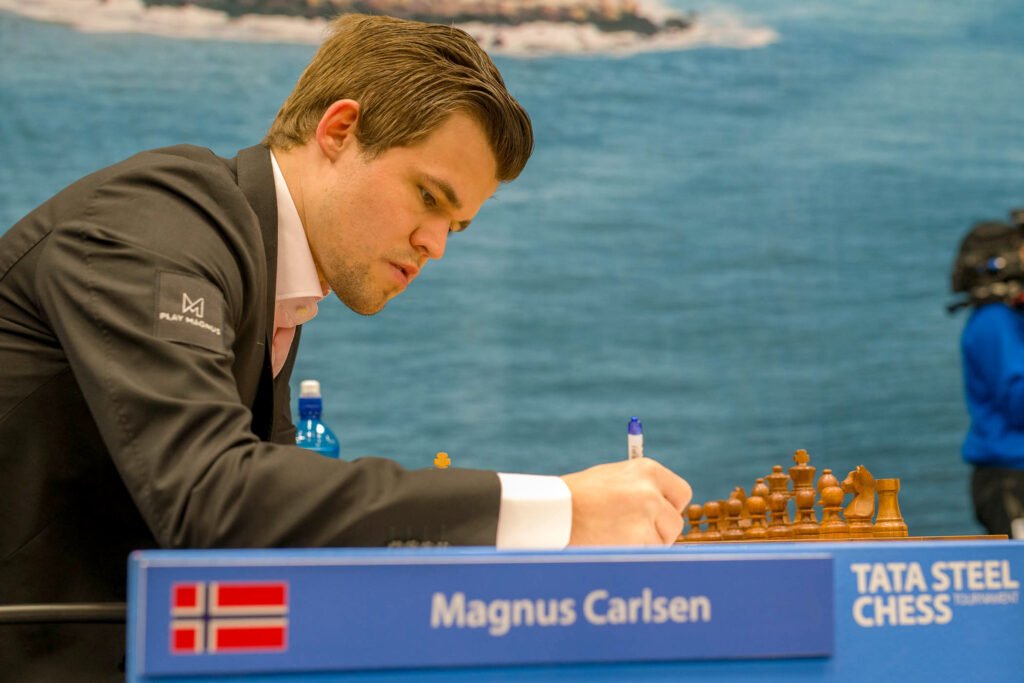 magnus-carlsen-grand-slam-pariz-2025