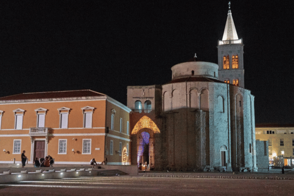 grad zadar, sveti donat, forum