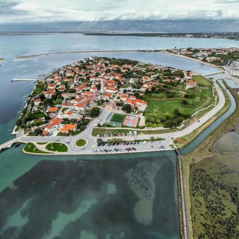 Pogled na grad Nin iz zraka – kraljevski grad kroz stoljeća