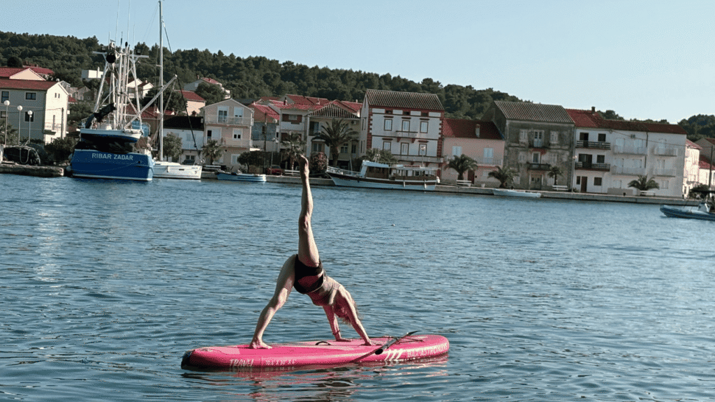 KSC - Kukljica SUP Challenge 2025 na plaži Zelena punta u Kukljici okupio je sportaše, rekreativce i zaljubljenike u more.