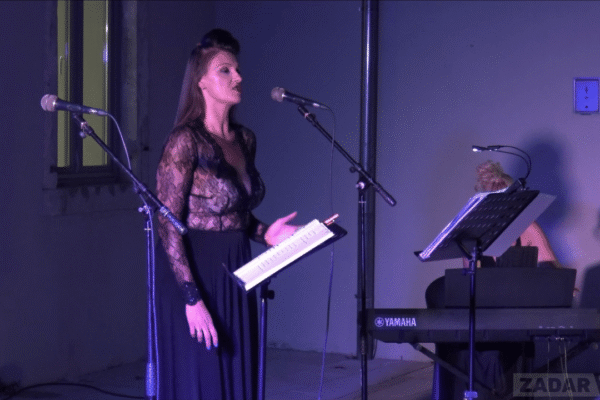 Nera Gojanović, Gordana Pavić i Marica Rogošić nastupaju na koncertu Musica appassionata u atriju Palače Cedulin