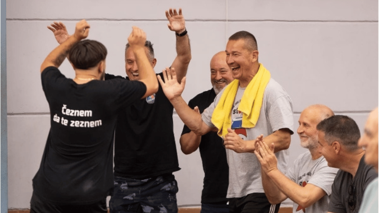 Ekipa “Čeznem da te zeznem” slavi pobjedu u finalu 4. amaterske stolnoteniske lige STOLAR.