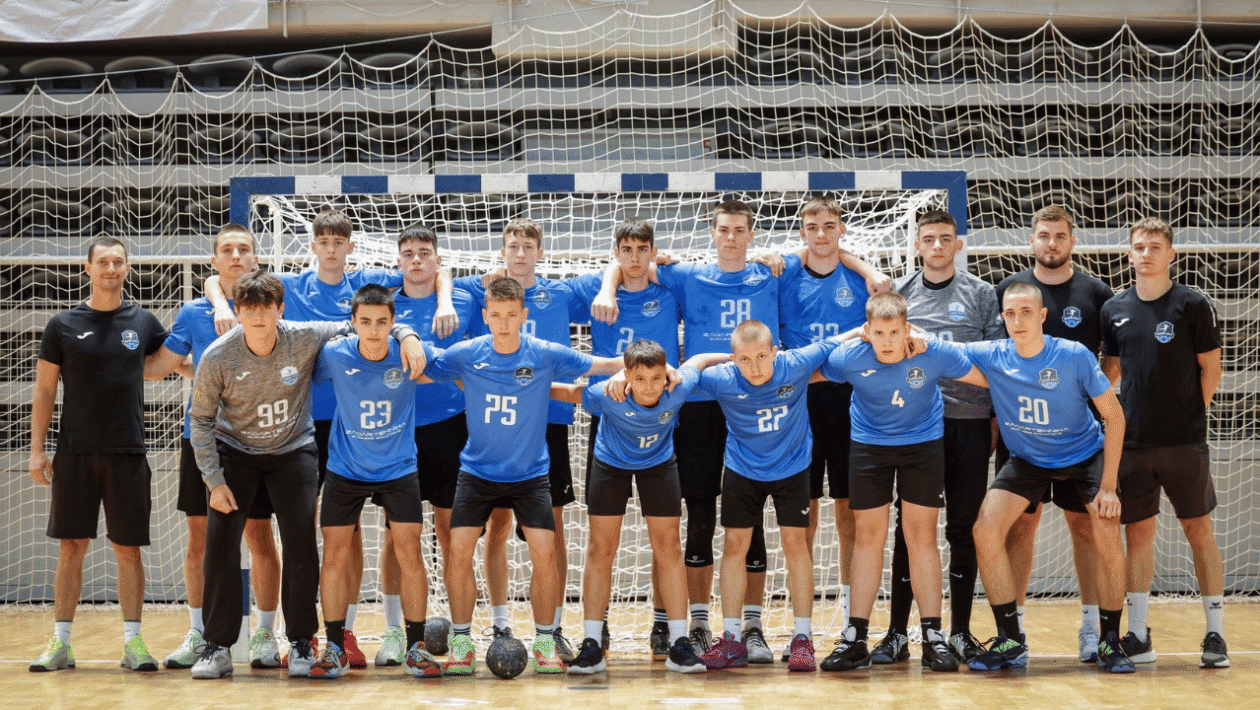 Ekipna fotografija rukometnog kluba Zadar 2013 nakon osvajanja naslova prvaka Hrvatske U15