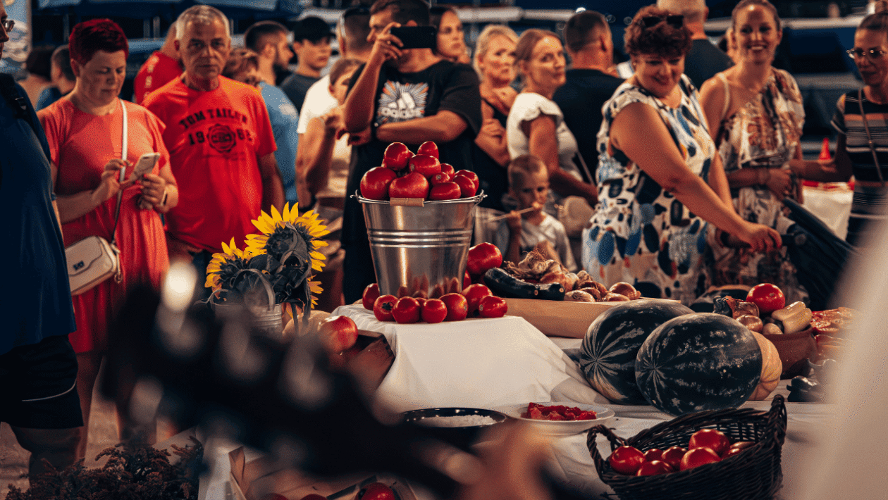 Posjetitelji uživaju u delicijama od pamidora na manifestaciji Dan od pamidora u Pakoštanima