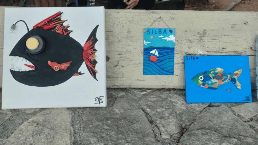 Sara sa Silbe izrađuje umjetnost od plastike prikupljene s plaža