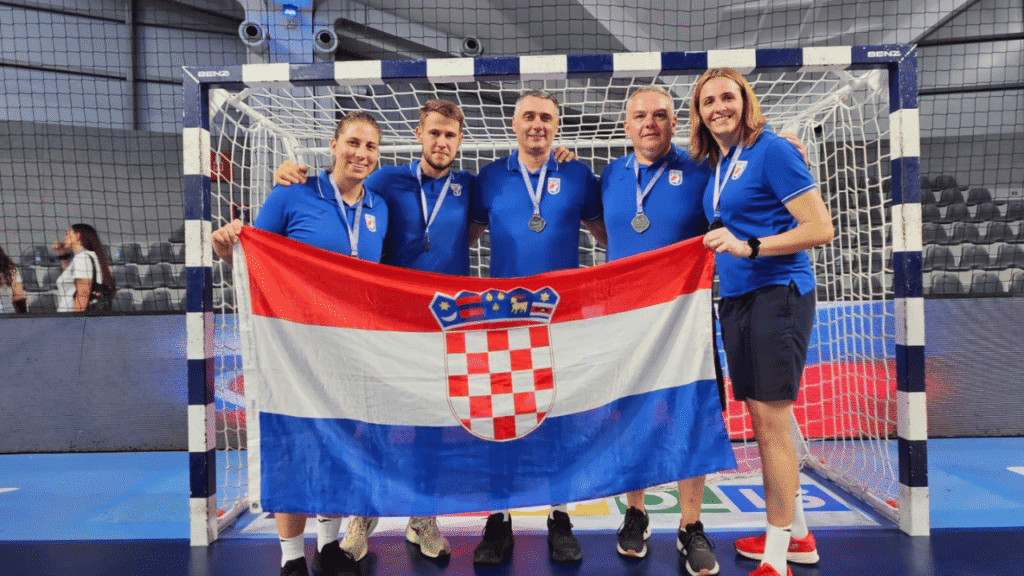 hrvatska ženska kadetska reprezentacija ostvarila je veličanstveni uspjeh na U17 Europskom prvenstvu u Crnoj Gori. Po prvi put u povijesti, jedna hrvatska ženska rukometna selekcija igrala je finale velikog natjecanja