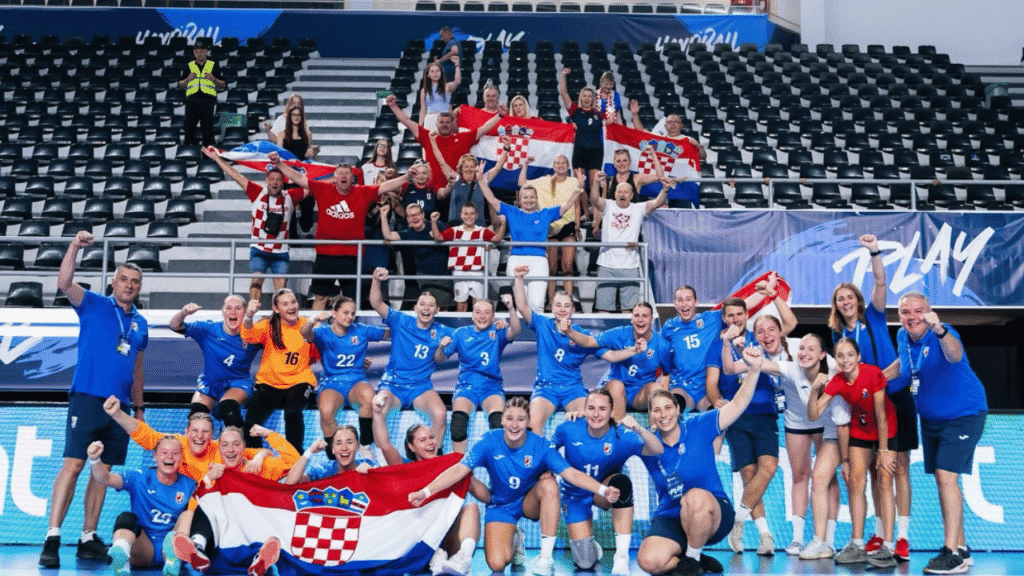 hrvatska ženska kadetska reprezentacija ostvarila je veličanstveni uspjeh na U17 Europskom prvenstvu u Crnoj Gori. Po prvi put u povijesti, jedna hrvatska ženska rukometna selekcija igrala je finale velikog natjecanja