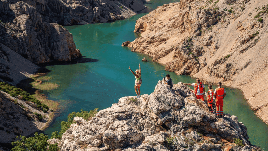 Sudionici Zrmanja Triple Challenge utrke u kajaku na rijeci Zrmanji