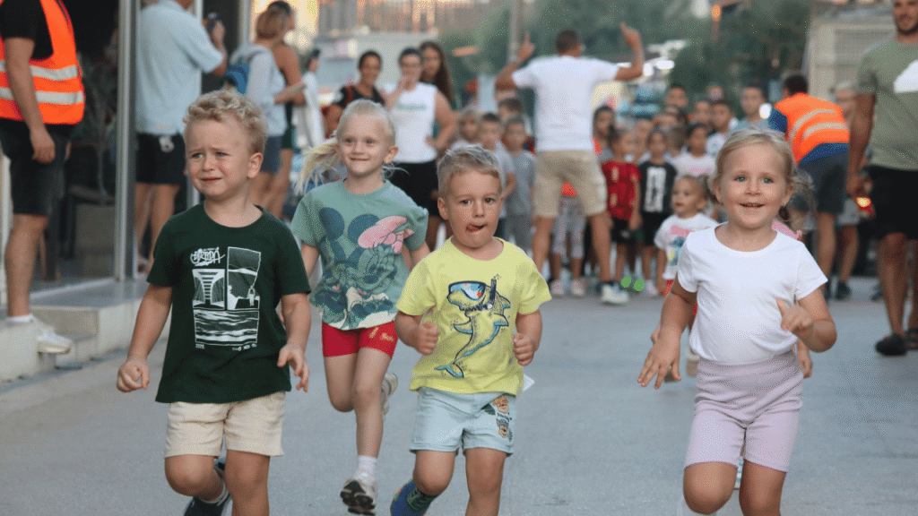 pobjednici Bibinje Summer Run 2025 na postolju s medaljama