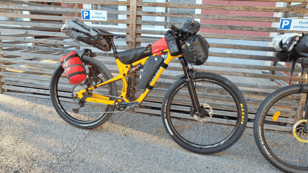 Biciklisti na Swedish Safari 300 ruti kroz švedske šume i jezera