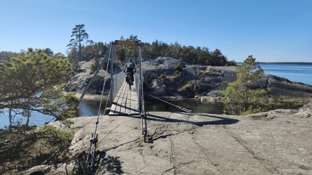 Biciklisti na Swedish Safari 300 ruti kroz švedske šume i jezera