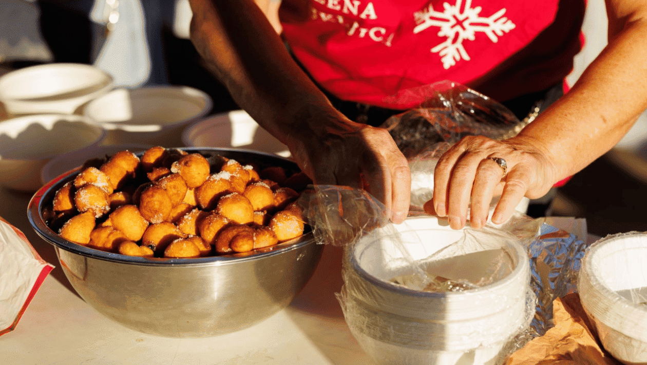 Posjetitelji na Olive Island Vibes 2025 u Kukljici kušaju otočne proizvode