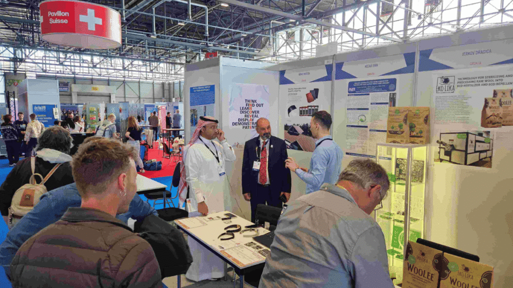 Posjetitelji na međunarodnoj izložbi inovacija ARCA 2025 u Zagrebu