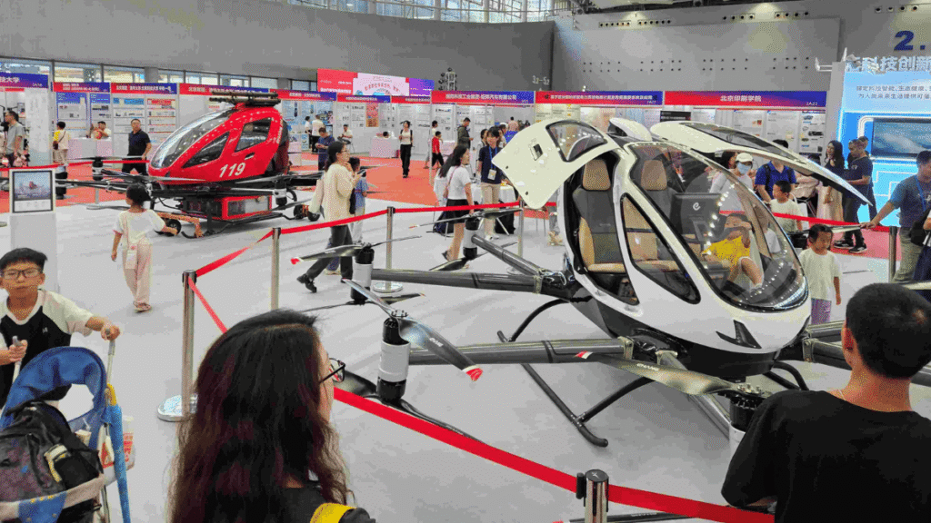 Posjetitelji na međunarodnoj izložbi inovacija ARCA 2025 u Zagrebu