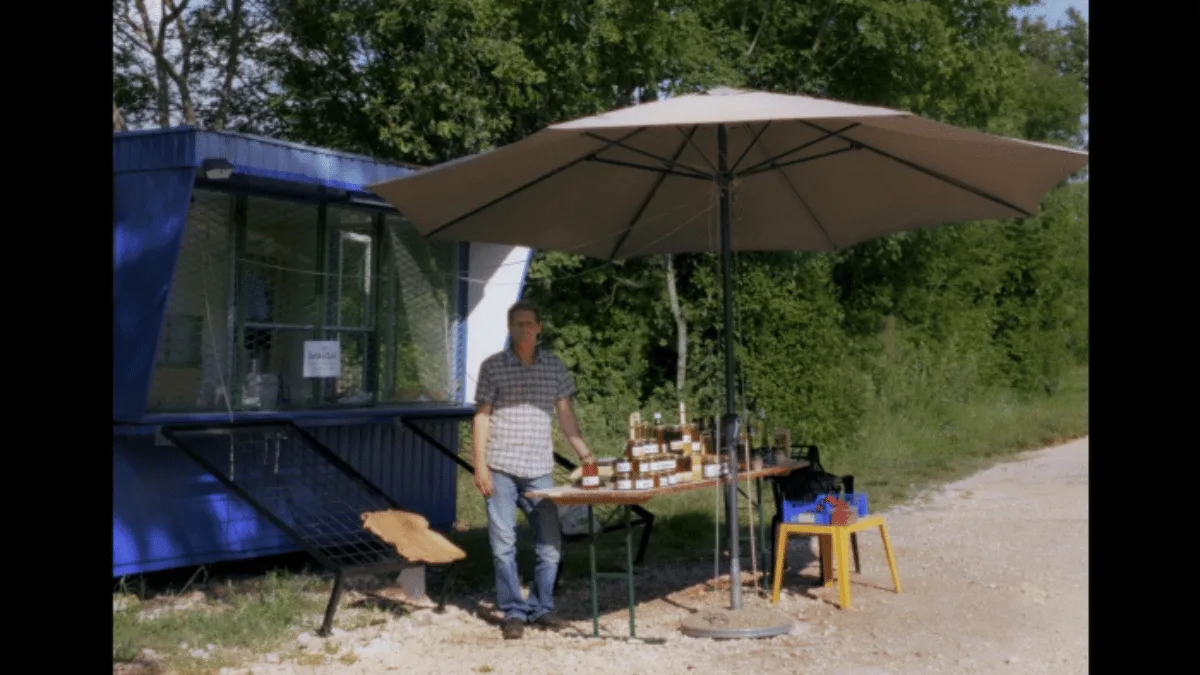 Scena iz dokumentarnog filma Medo u šparugama prikazanog na IDFA 2025