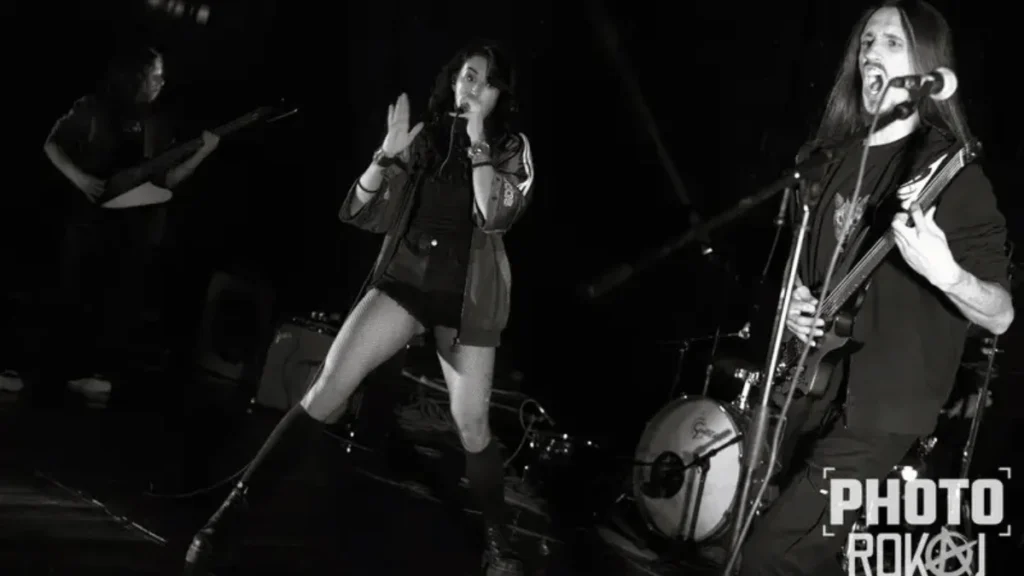 Nikola’s Cage bend izvodi pjesmu “Chopped Up Jesus” uz energične riffove i snažnu poruku