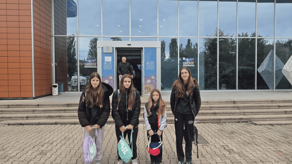 Plivači PK Jadere na natjecanju u Sarajevu s osvojenim medaljama