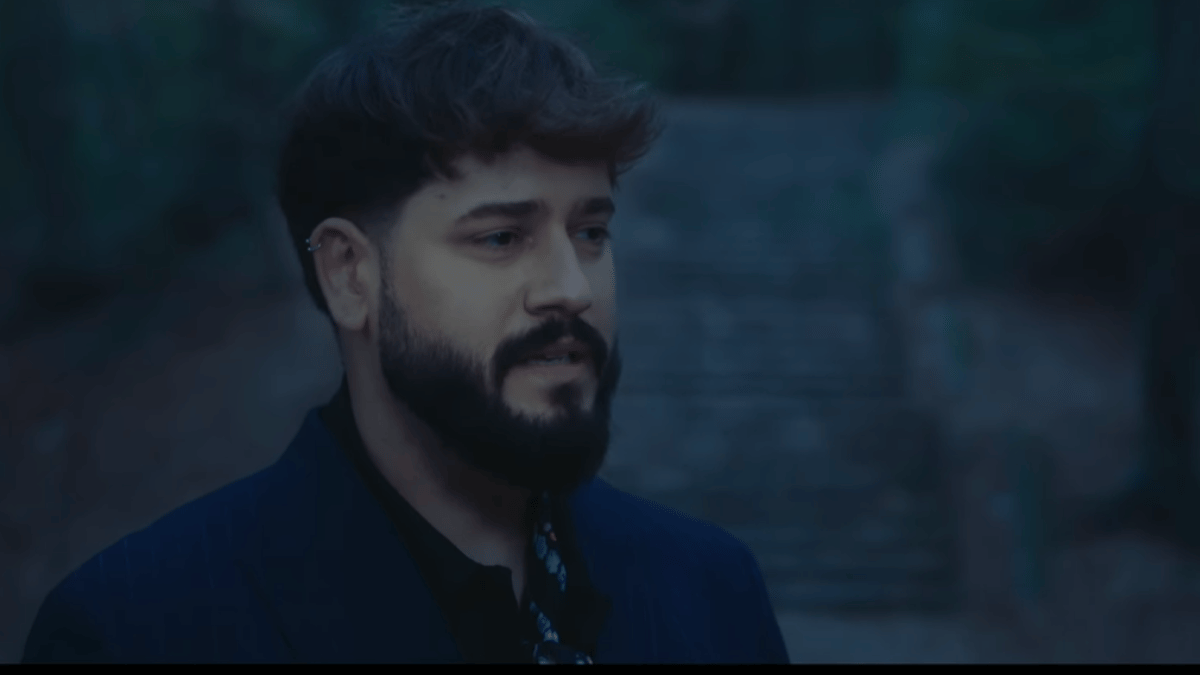 Petar Brkljačić u glazbenom spotu za pjesmu “Izgubljeni” snimljenom u suradnji s Bebom Balašević