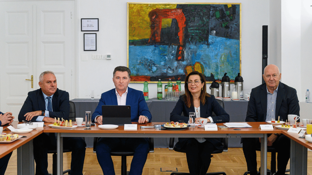 Sudionici Energetskog foruma HGK raspravljaju o izazovima u provedbi zakona u energetskom sektoru