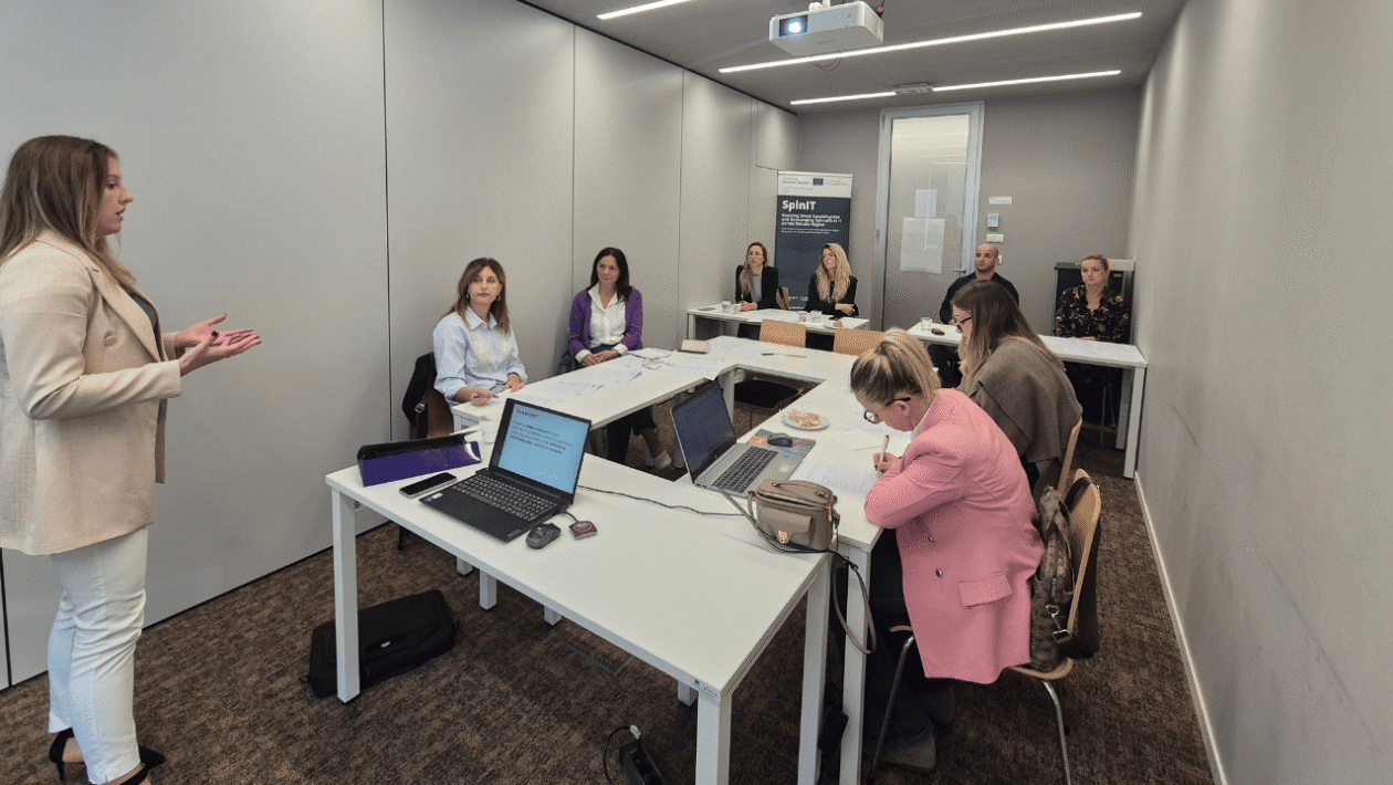 Sudionici SpinIT edukacijskog programa u Centru za kreativne industrije u Zadru tijekom radionice