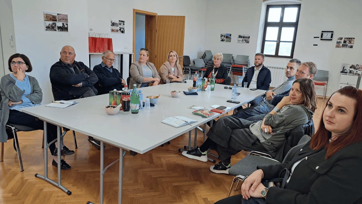 Sudionici studijskog posjeta u Interpretativnom centru Woonko u Majuru u sklopu projekta Wool is Cool