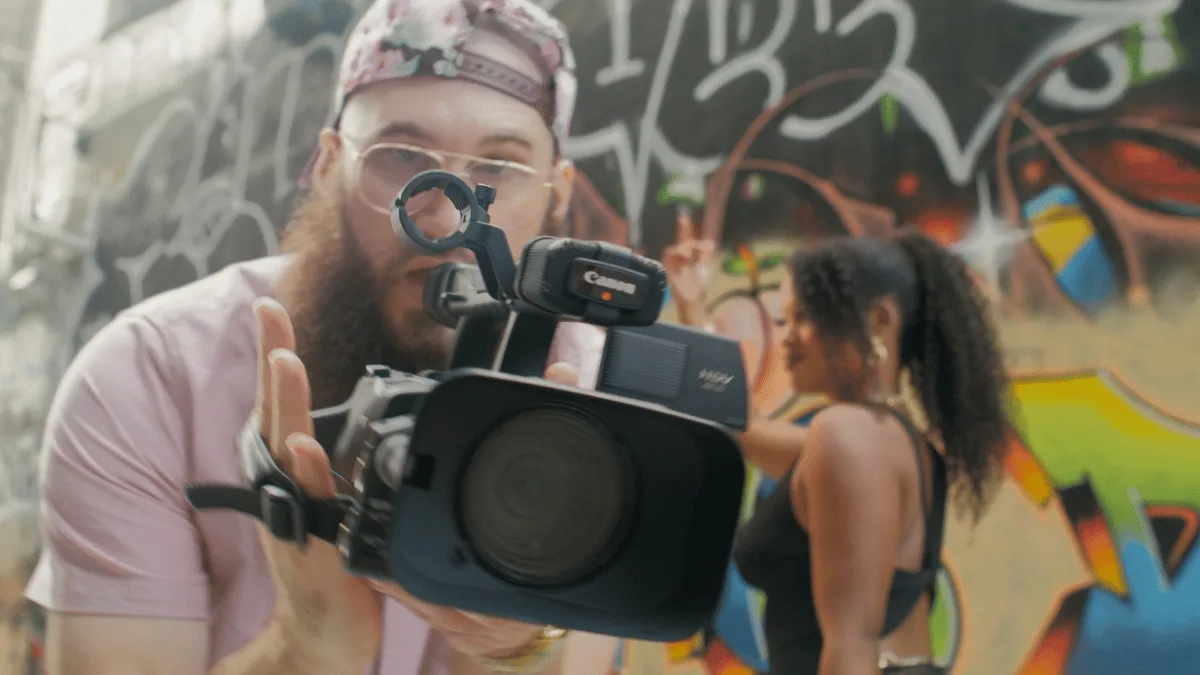 Valid zatvara album Peach Brandy videom za pjesmu This Day u režiji Big Nema