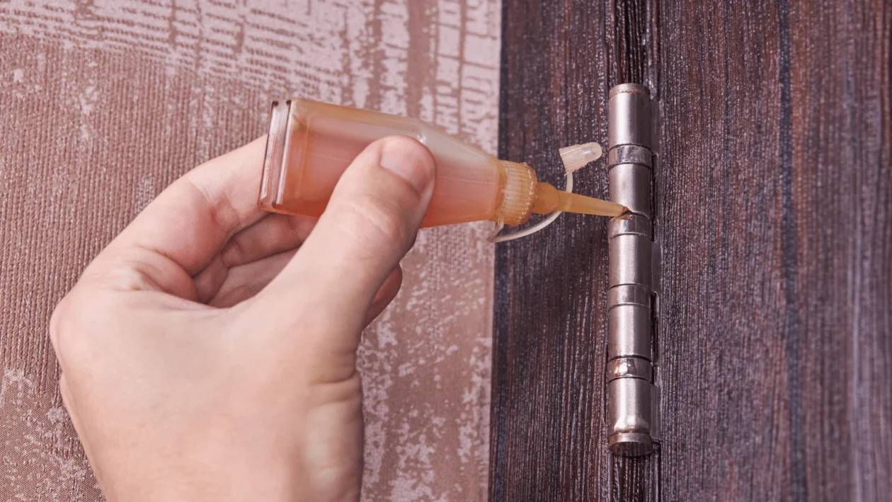 Brzo rješenje za škripava vrata – što koristiti