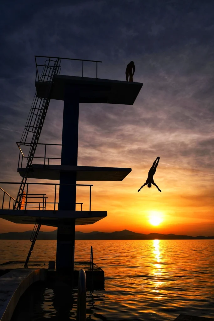 fotografija koja je odnjela prvu nagradu žirija 2024 godine, autor danijel hromin, na fotografiji je zadarska skakaonica na kolovarima