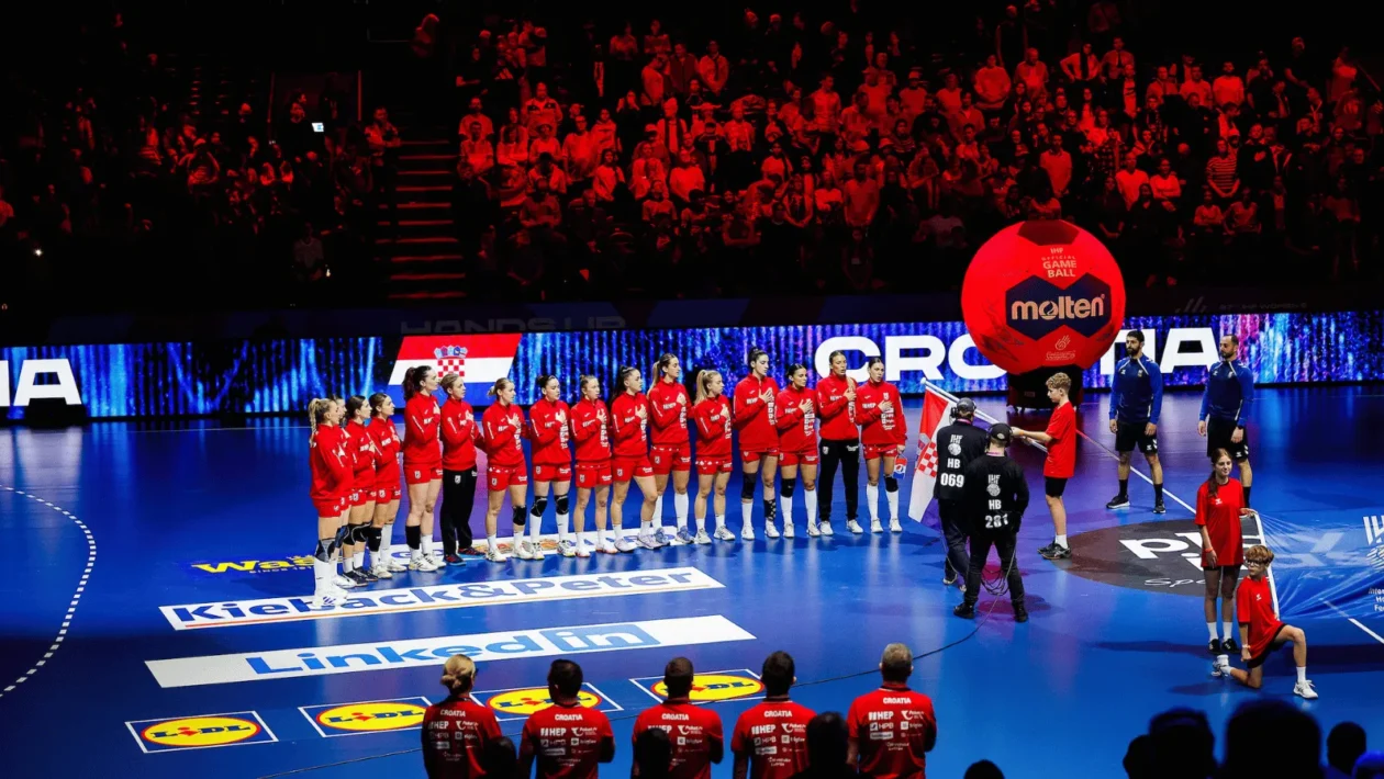 hrvatske rukometašice pred početak utakmice