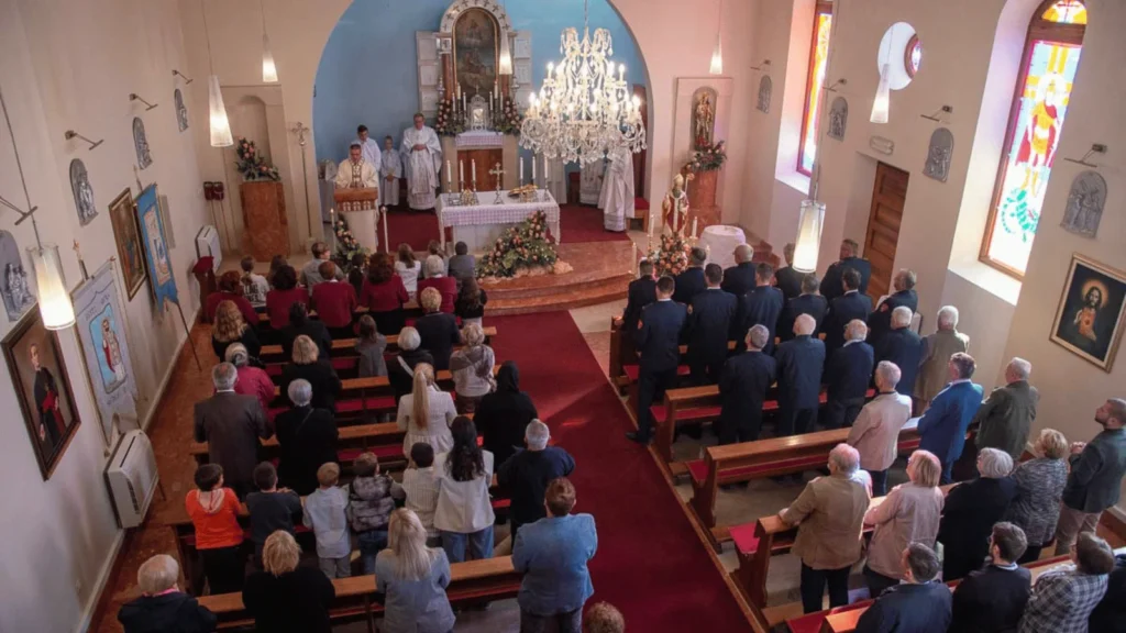 Procesija s kipom svetog Martina kroz središte Povljane tijekom proslave Martinje