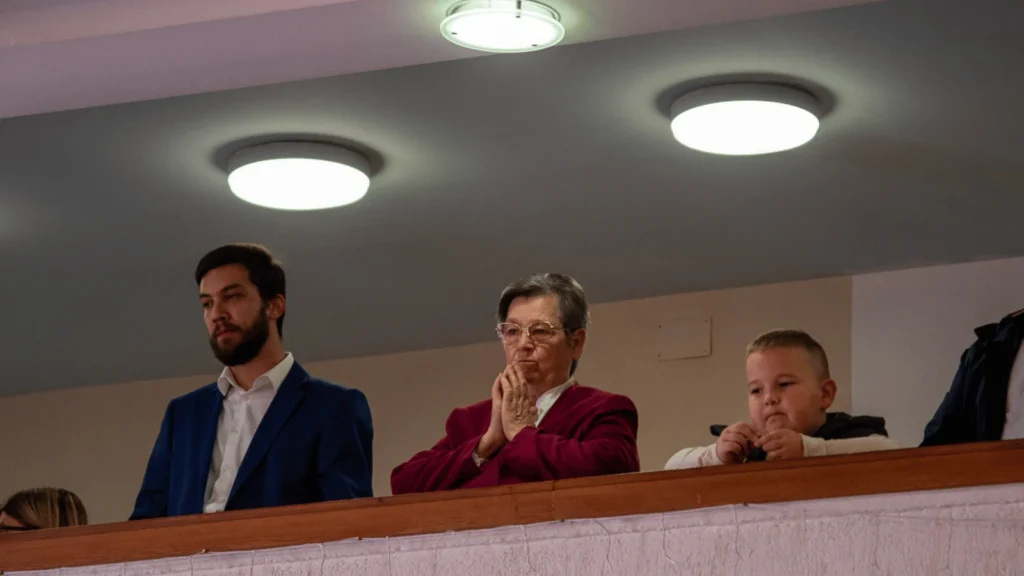 Procesija s kipom svetog Martina kroz središte Povljane tijekom proslave Martinje