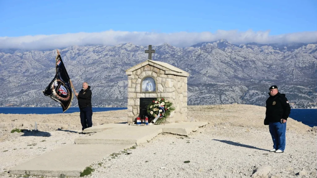 Svečanost povodom 34. godišnjice obrane Paškog mosta uz prisustvo braniteljskih udruga i lokalnih dužnosnika