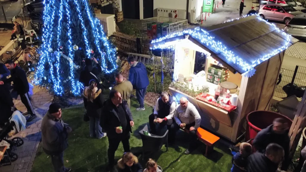 Advent plovanija 2025 jelka