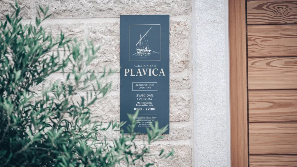 Tradicionalni alati iz Dragama prikazani u agroturizmu Plavica