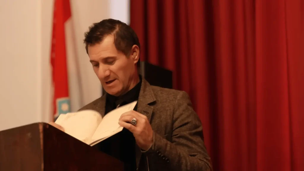 Knjiga „David i Mrav“ autora Samira Elezovića – kratke priče i basne o identitetu i životu