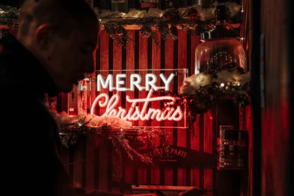 Adventske kućice u Zadru s ponudom toplih koktela, burgera i blagdanskih specijaliteta