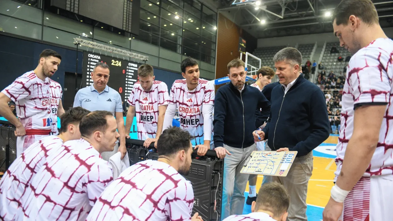 Hrvatska košarkaška reprezentacija u Rigi pred utakmicu protiv Izraela u kvalifikacijama za Svjetsko prvenstvo