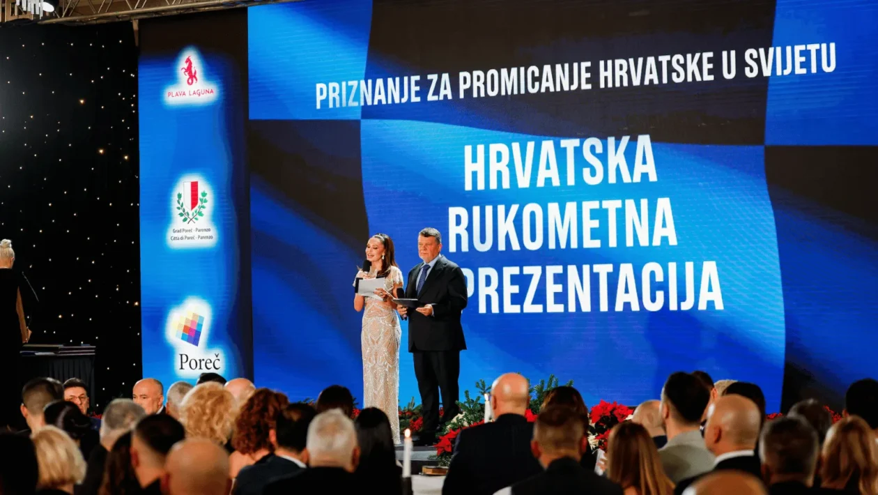 Hrvatska rukometna reprezentacija prima nagradu za najbolju ekipu godine