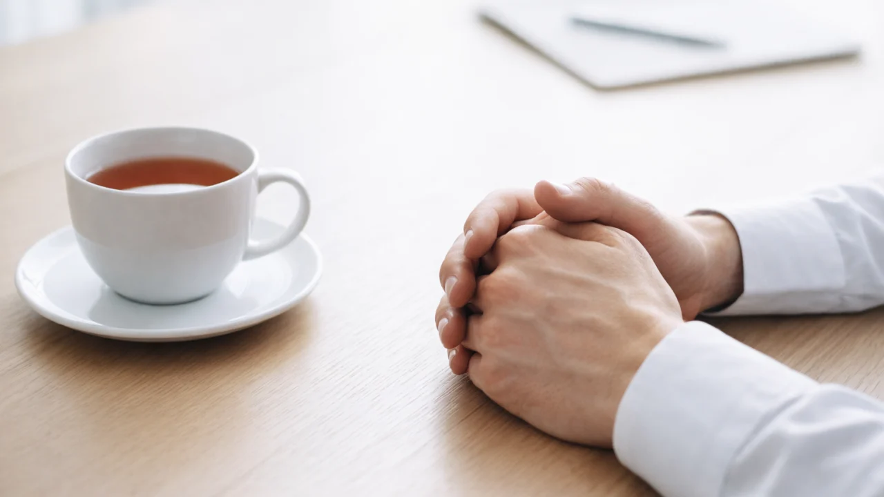 Kratki ritual ispijanja čaja kao mikro pauza za smanjenje stresa i opuštanje živčanog sustava