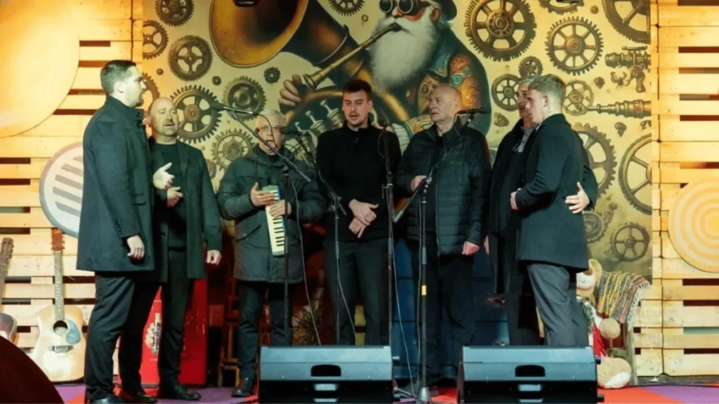 Klapa Diadora nastupa na Adventu u Zadru na Trgu Petra Zoranića