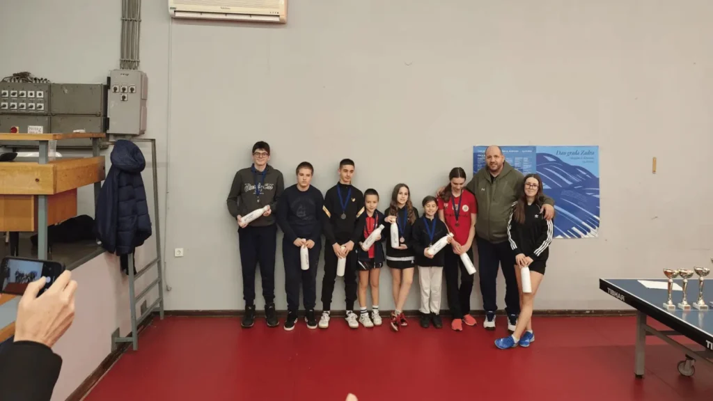 Natjecatelji na Otvorenom stolnoteniskom turniru u Zadru