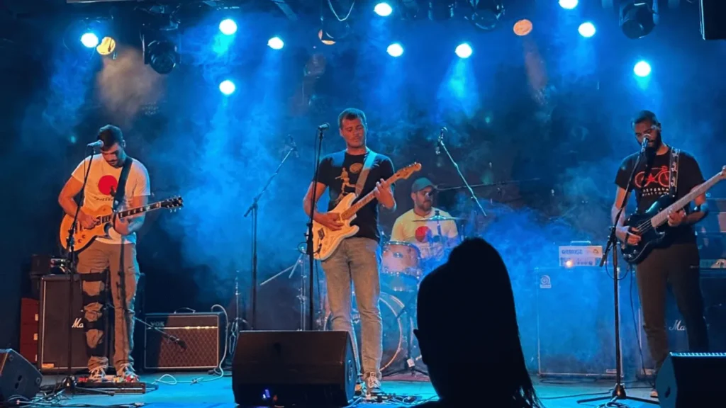 Bend Peta Dimenzija na koncertu, intervju o albumu Horizonti i pjesmi Pijuni