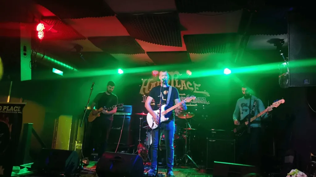 Bend Peta Dimenzija na koncertu, intervju o albumu Horizonti i pjesmi Pijuni