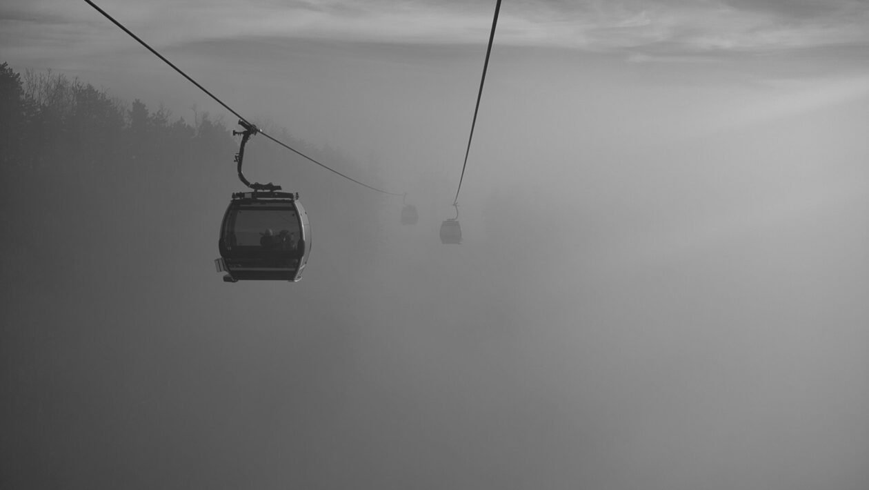 Oblačna večer nad Biogradom na Moru u prosincu