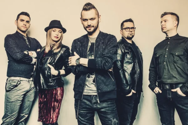 Rock bend Vatra nastupa na Adventu u Zadru na Trgu Petra Zoranića