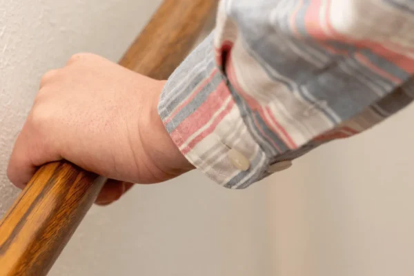 Kako pričvrstiti labav rukohvat ili nosač na zidu sigurno